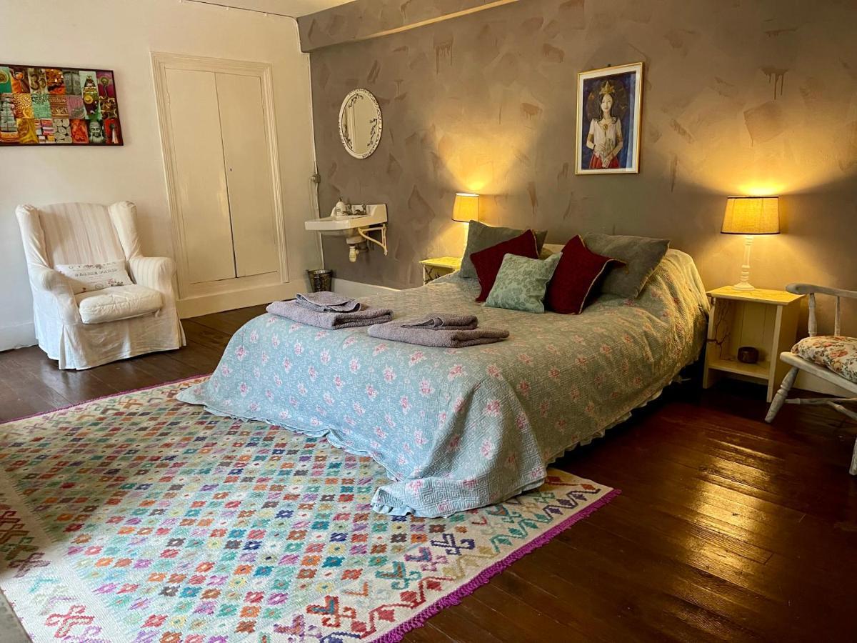 Les Contes Bed & Breakfast
