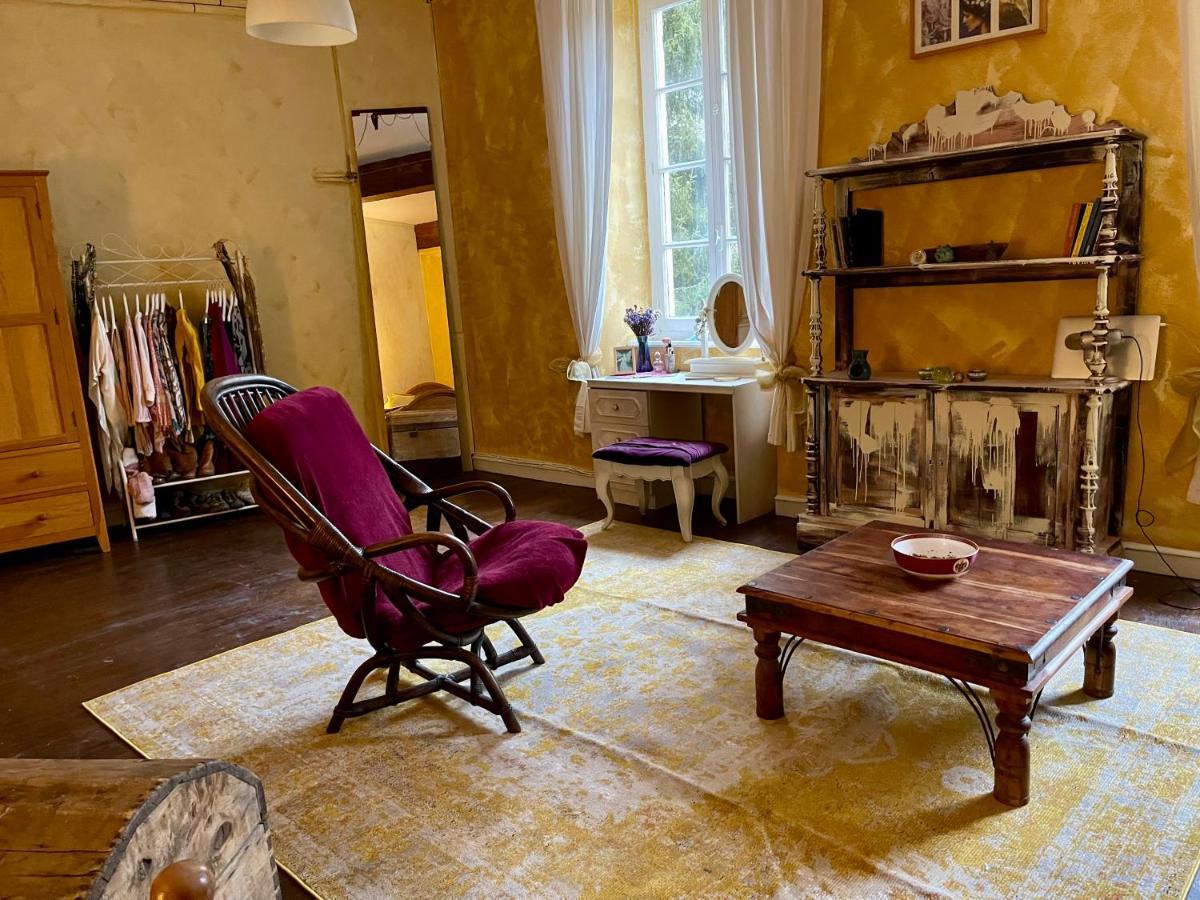 Les Contes Bed & Breakfast *