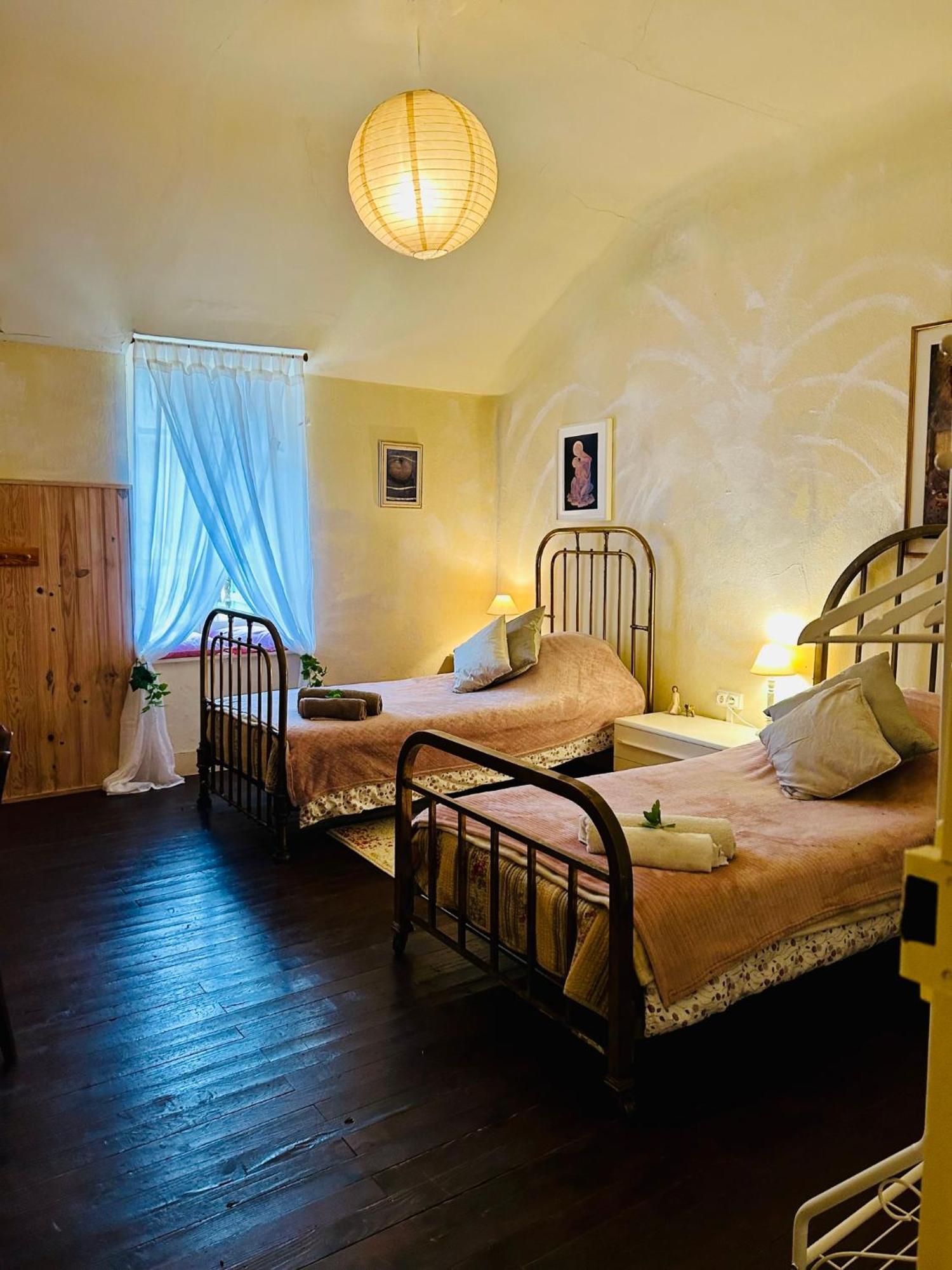 Les Contes Bed & Breakfast