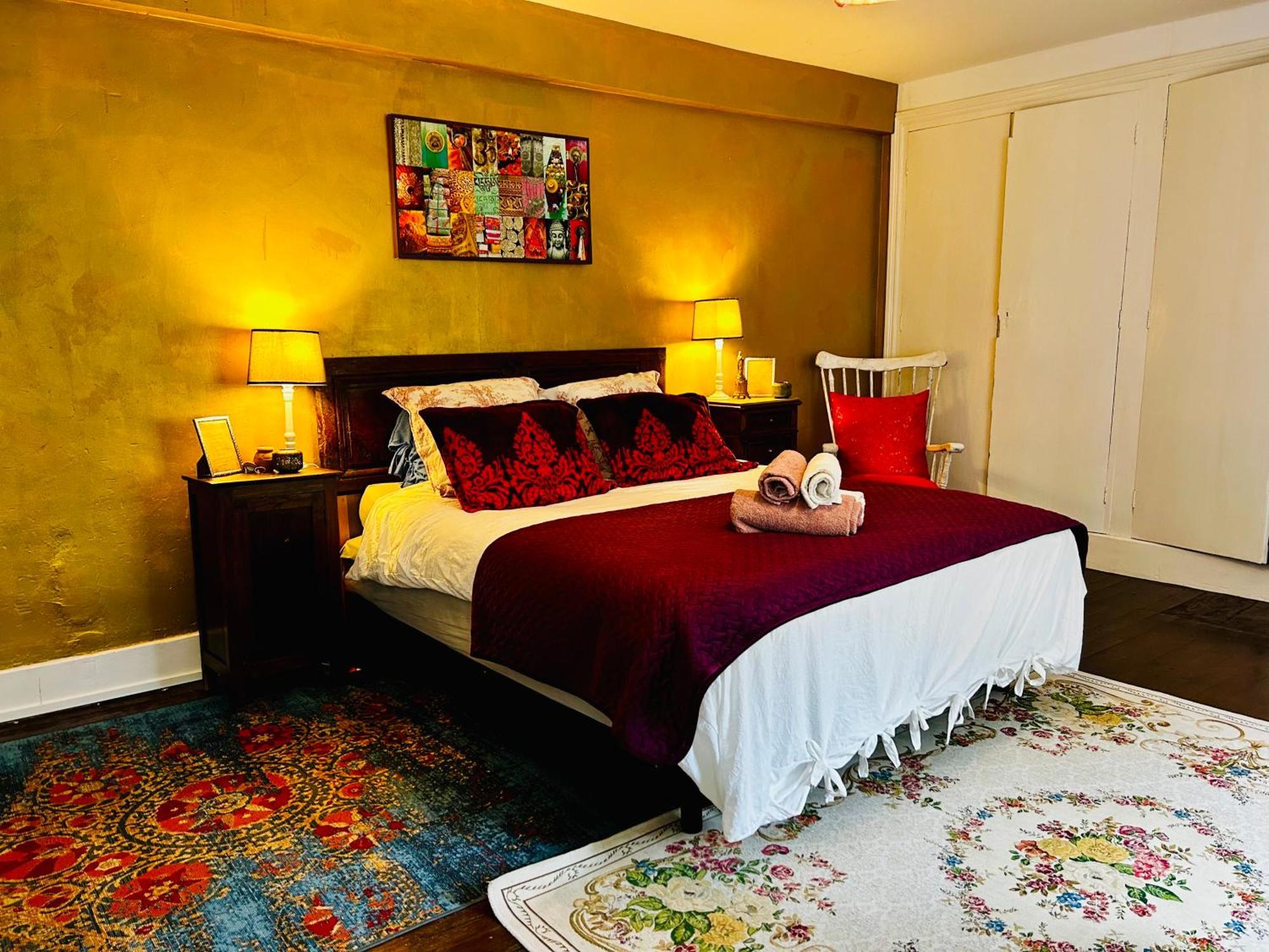 Les Contes Bed & Breakfast *