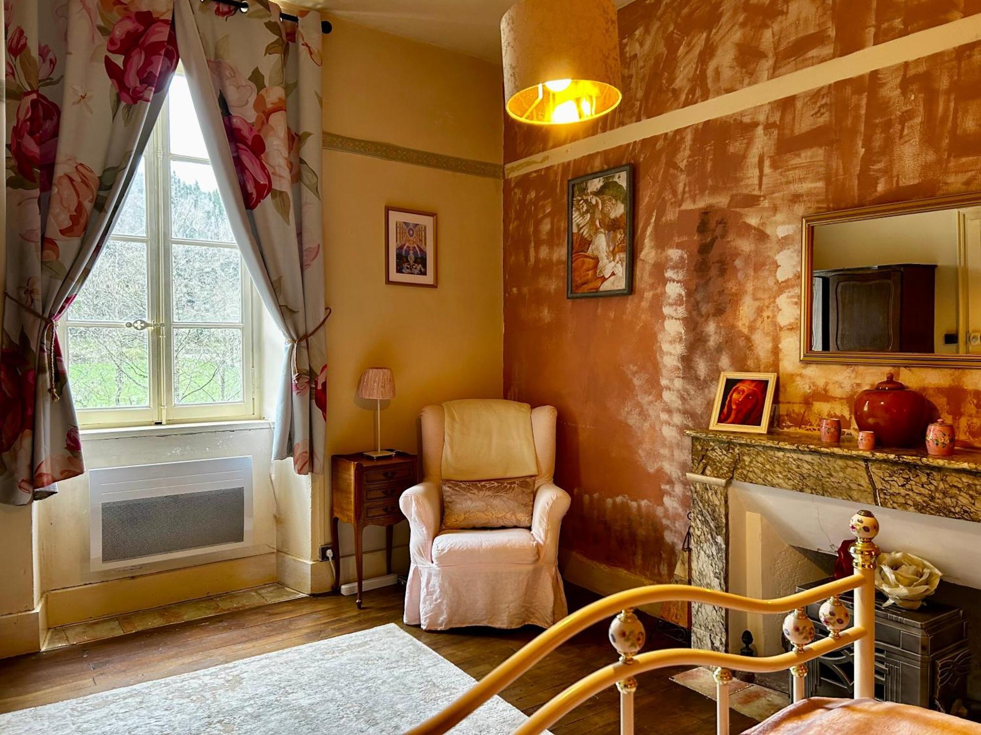 Les Contes Bed & Breakfast Fougax-et-Barrineuf